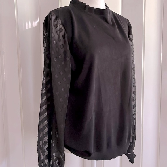 Adrianna Papell longsleeved black sweater/top, ribbed knit, size large - Picture 2 of 7